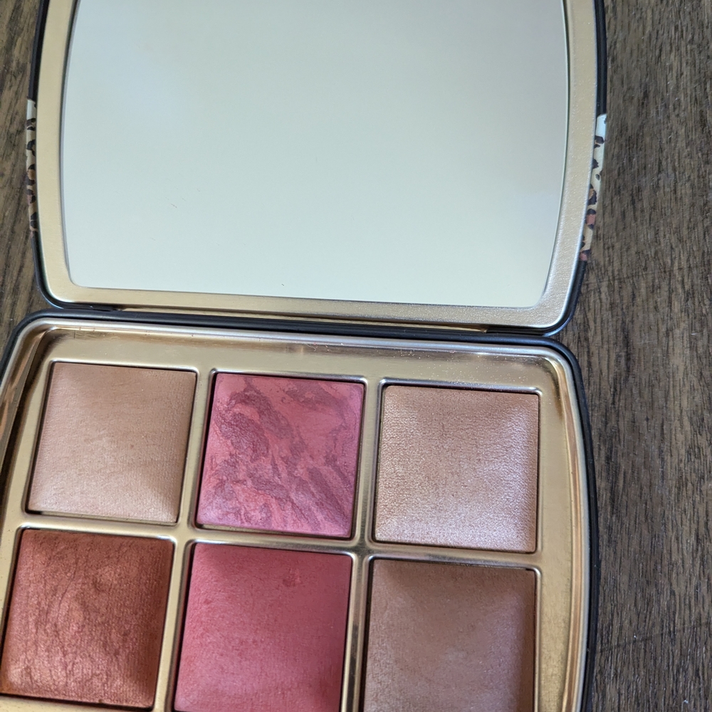 Hourglass Pink and Cream Blush Palette with Versatile Finishes